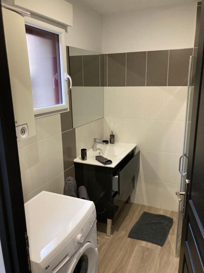 Sejour Detente A Saint-Omer - Jacuzzi Prive, Terrasse, Centre-Ville Et Parking Gratuit Exterior photo